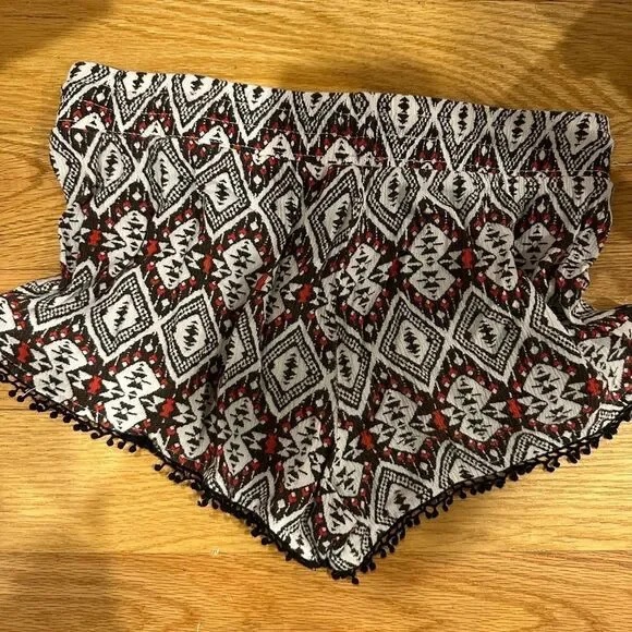 No boundaries XS boho shorts - Picture 2 of 2